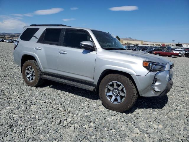 Photo 4 from auction – 2021 TOYOTA 4RUNNER SR with VIN JTERU5JR6M5854680
