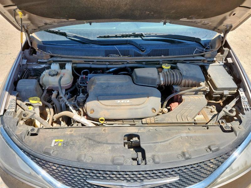 Photo 12 from auction – 2017 CHRYSLER PACIFICA T with VIN 2C4RC1BG5HR569605