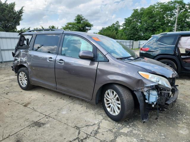 Photo 4 from auction – 2015 TOYOTA SIENNA XLE with VIN 5TDYK3DC3FS590025