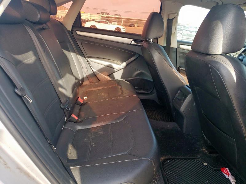 Photo 10 from auction – 2015 VOLKSWAGEN PASSAT S with VIN 1VWAT7A37FC020019
