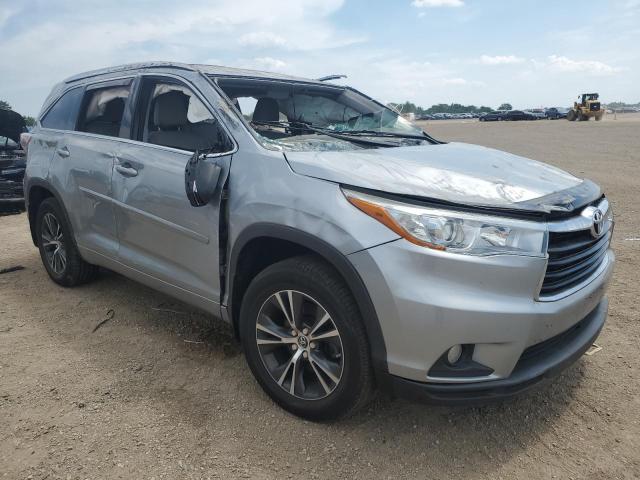 Photo 4 from auction – 2016 TOYOTA HIGHLANDER with VIN 5TDJKRFHXGS227168