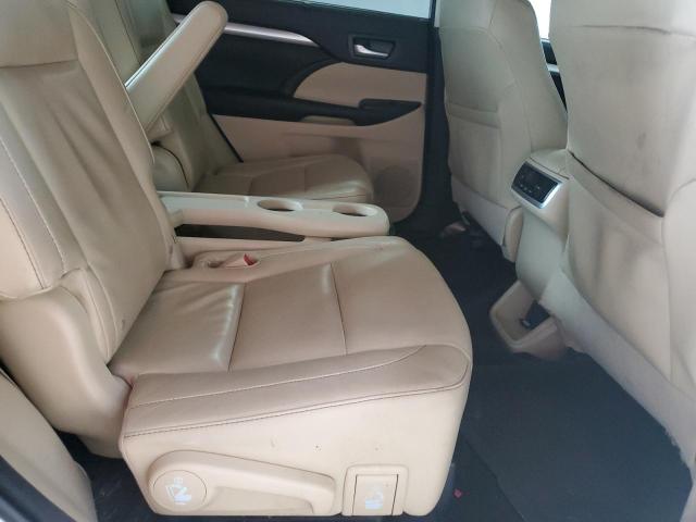 Photo 11 from auction – 2016 TOYOTA HIGHLANDER with VIN 5TDJKRFH9GS287930