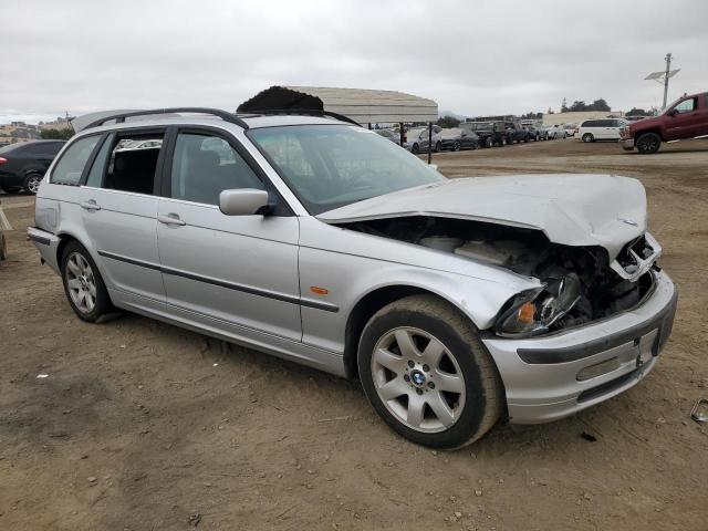 Photo 4 from auction – 2001 BMW 325 IT with VIN WBAAW33401ET40852