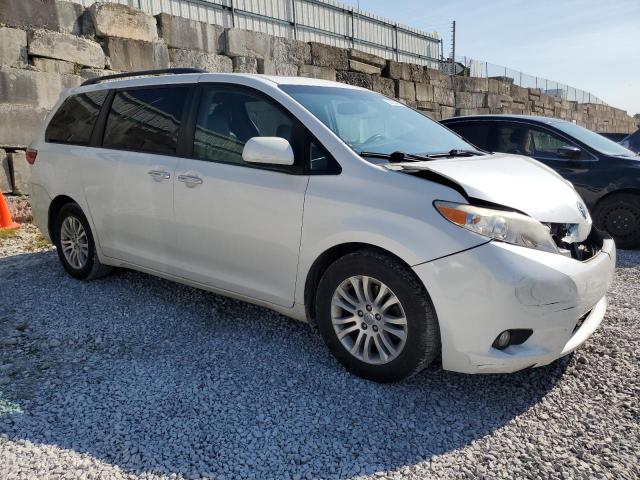 Photo 4 from auction – 2016 TOYOTA SIENNA XLE with VIN 5TDYK3DC1GS694062