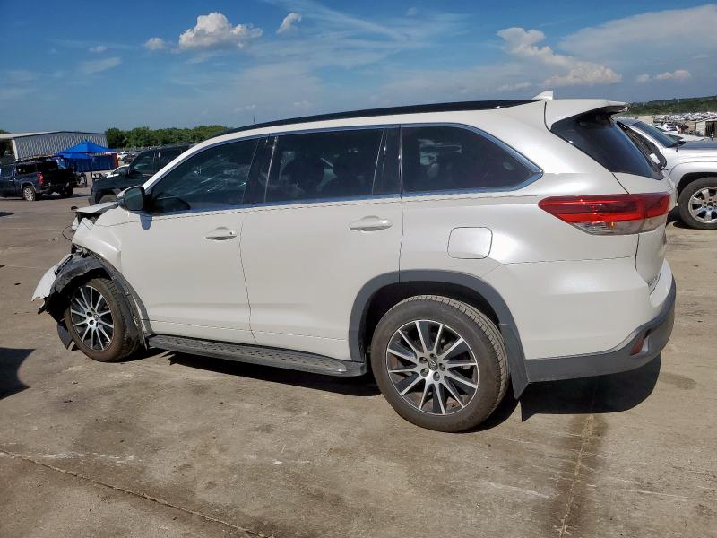 Photo 2 from auction – 2017 TOYOTA HIGHLANDER SE with VIN 5TDKZRFH4HS510165