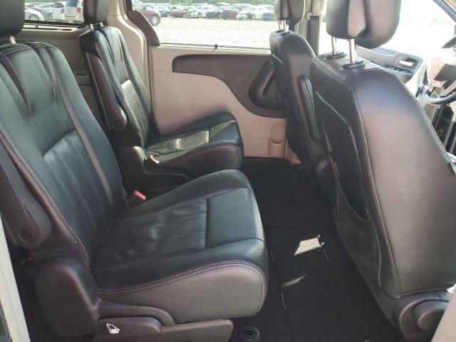 Photo 11 from auction – 2016 CHRYSLER TOWN & COU with VIN 2C4RC1BG8GR121065