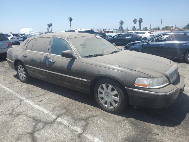 Photo 4 from auction – 2005 LINCOLN TOWN CAR E with VIN 1LNHM84W45Y619127