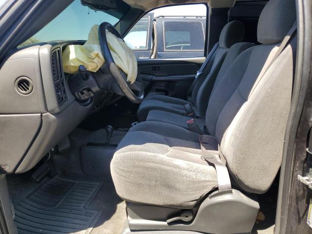 Photo 7 from auction – 2004 CHEVROLET SILVERADO with VIN 2GCEK19T041105716