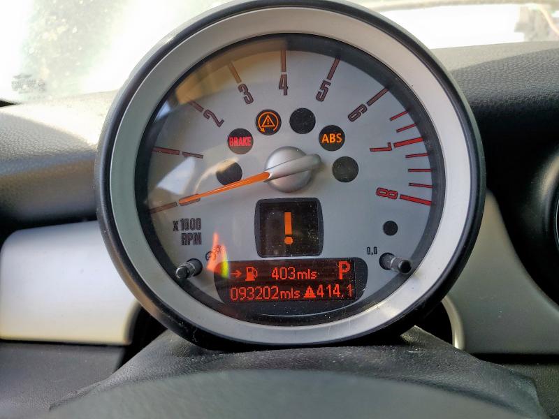 Photo 9 from auction – 2010 MINI COOPER with VIN WMWMF3C51ATZ62345