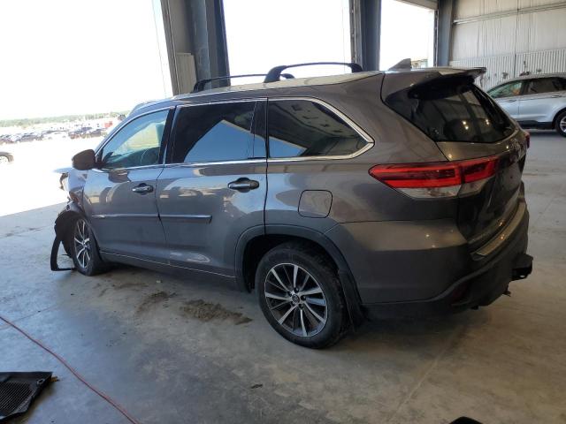 Photo 2 from auction – 2018 TOYOTA HIGHLANDER with VIN 5TDJZRFH8JS865518