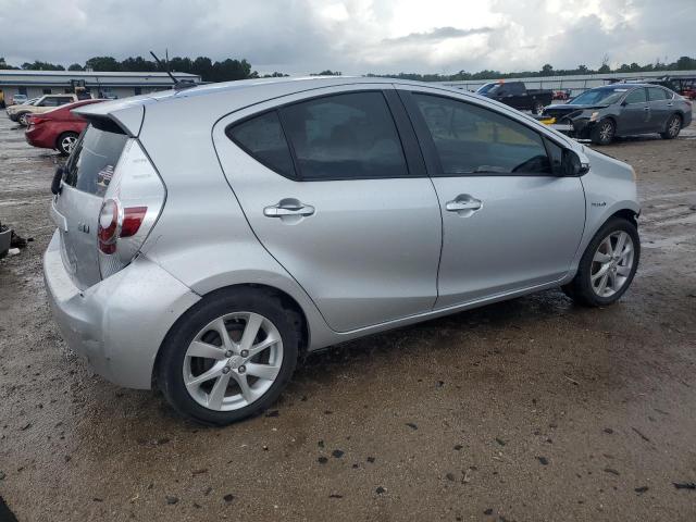 Photo 3 from auction – 2013 TOYOTA PRIUS C with VIN JTDKDTB35D1053587