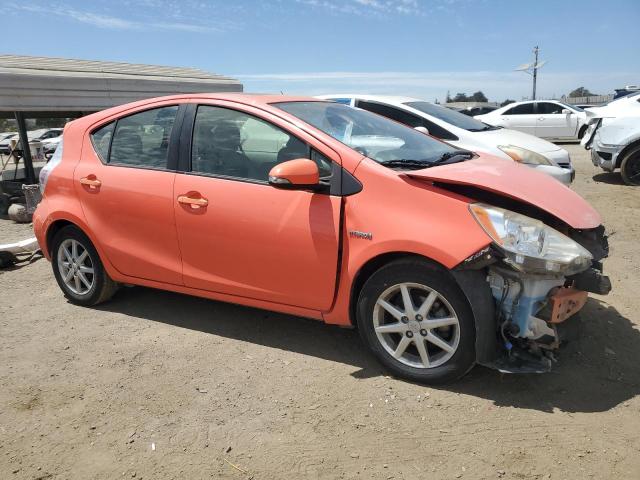 Photo 4 from auction – 2014 TOYOTA PRIUS C with VIN JTDKDTB31E1064796