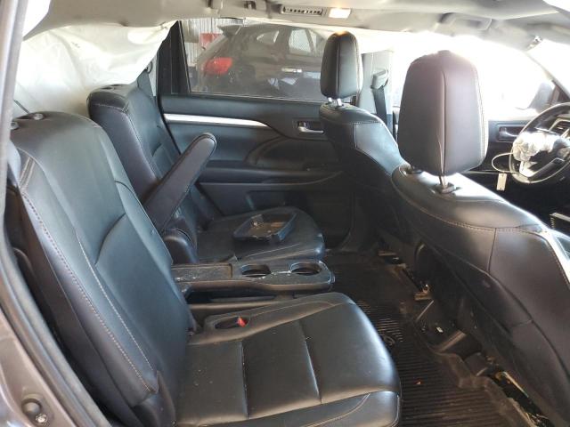 Photo 11 from auction – 2018 TOYOTA HIGHLANDER with VIN 5TDJZRFH8JS865518