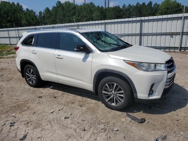 Photo 4 from auction – 2017 TOYOTA HIGHLA XLE with VIN 5TDJZRFH3HS513330