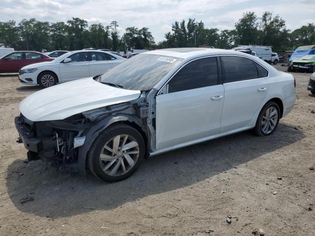 VOLKSWAGEN PASSAT SE 2018 with VIN 1VWBA7A39JC020705 - Photo from auction