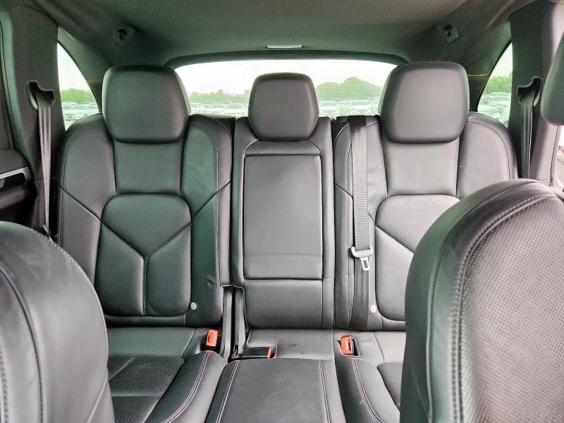 Photo 10 from auction – 2013 PORSCHE CAYENNE with VIN WP1AF2A20DLA38829