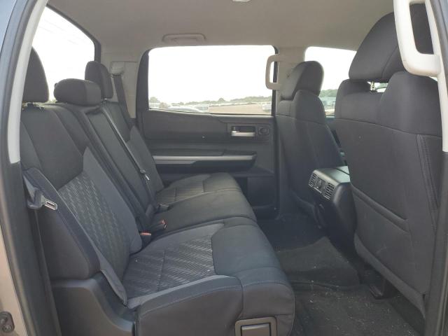 Photo 10 from auction – 2018 TOYOTA TUNDRA CREWMAX SR5 with VIN 5TFDY5F15JX776690