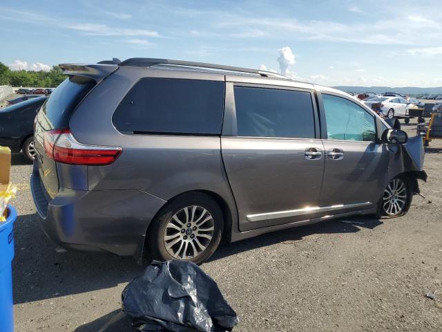 Photo 3 from auction – 2018 TOYOTA SIENNA XLE with VIN 5TDYZ3DC9JS949947