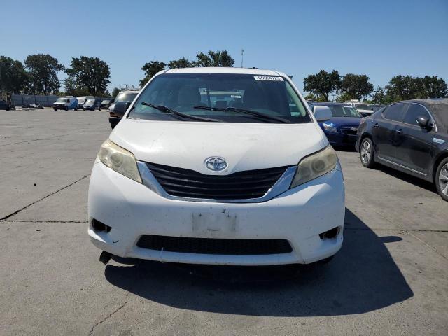 Photo 5 from auction – 2011 TOYOTA SIENNA LE with VIN 5TDKK3DC2BS101405
