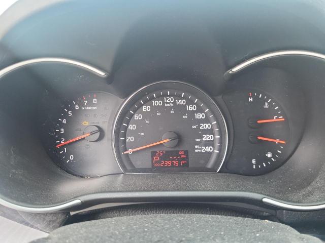 Photo 9 from auction – 2015 KIA SORENTO LX with VIN 5XYKTCA62FG578169