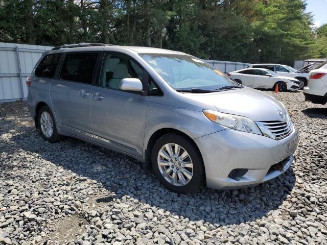 Photo 4 from auction – 2017 TOYOTA SIENNA LE with VIN 5TDJZ3DC6HS154902