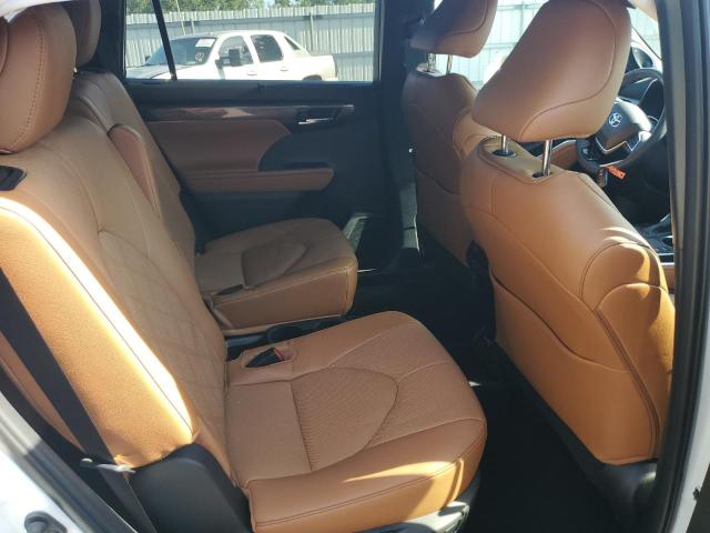 Фото 11 с аукциона – 2024 TOYOTA HIGHLANDER с VIN 5TDEBRCH3RS607171