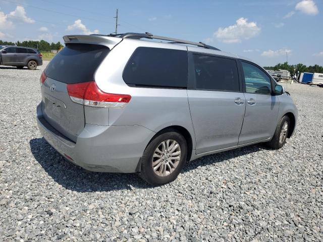 Photo 3 from auction – 2011 TOYOTA SIENNA XLE with VIN 5TDYK3DC1BS136947