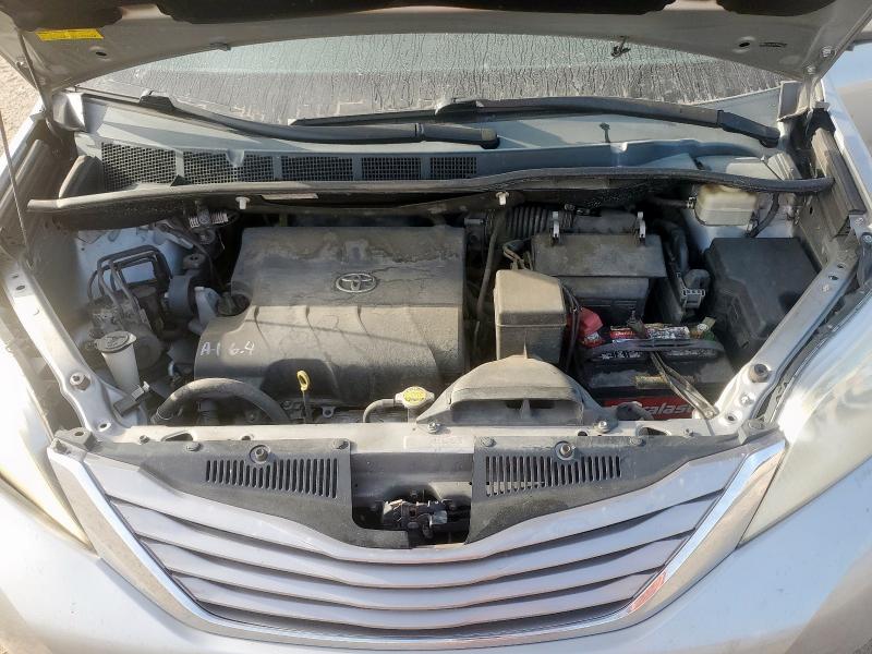 Photo 12 from auction – 2015 TOYOTA SIENNA XLE with VIN 5TDYK3DC2FS664759