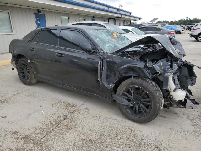Photo 4 from auction – 2017 CHRYSLER 300 LIMITE with VIN 2C3CCAAG0HH661996