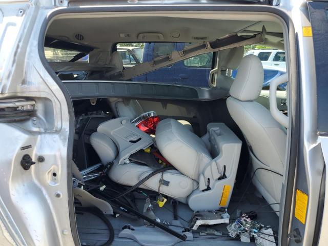 Photo 11 from auction – 2012 TOYOTA SIENNA XLE with VIN 5TDYK3DCXCS238944