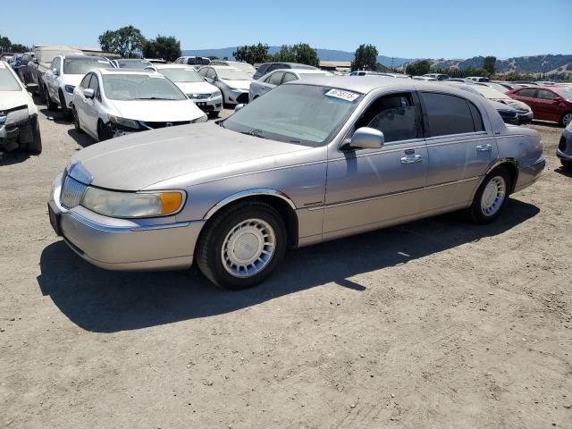 Photo 1 from auction – 2001 LINCOLN TOWN CAR E with VIN 1LNHM81W71Y622098