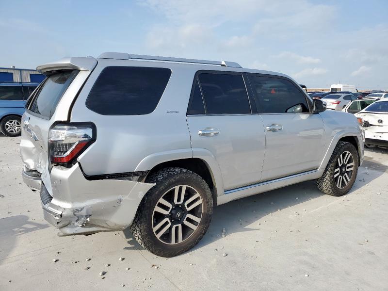 Photo 3 from auction – 2017 TOYOTA 4RUNNER SR with VIN JTEBU5JR4H5472722