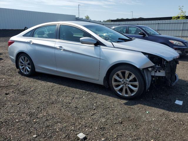 Photo 4 from auction – 2013 HYUNDAI SONATA SE with VIN 5NPEC4AC2DH533523