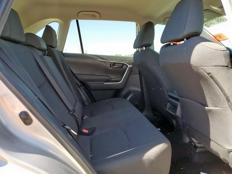 Photo 11 from auction – 2021 TOYOTA RAV4 LE with VIN 2T3H1RFVXMC164947