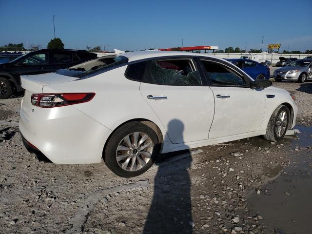 Photo 3 from auction – 2018 KIA OPTIMA with VIN 5XXGT4L30JG211766