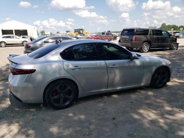 Photo 3 from auction – 2017 ALFA ROMEO GIULIA with VIN ZARFAEBN6H7551510