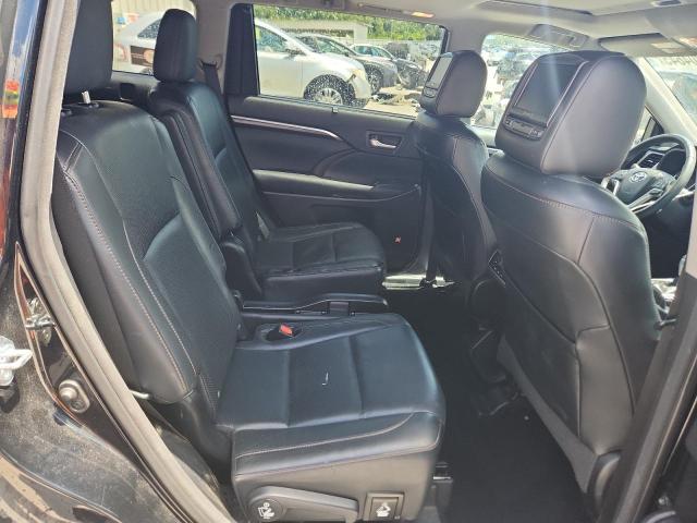 Photo 11 from auction – 2016 TOYOTA HIGHLANDER with VIN 5TDDKRFH7GS239680