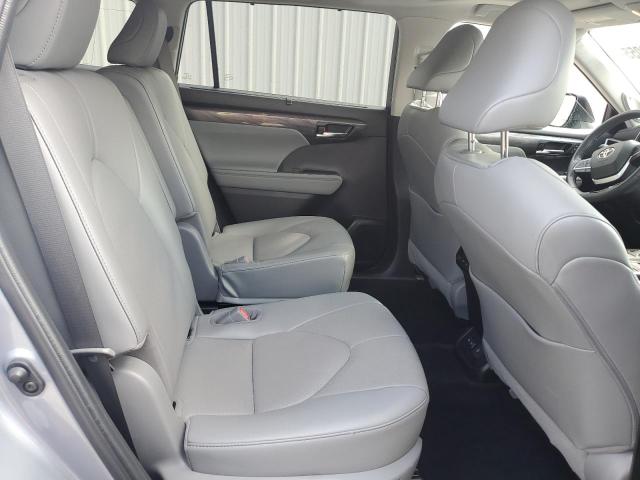 Photo 11 from auction – 2022 TOYOTA HIGHLANDER with VIN 5TDDZRBH9NS181005
