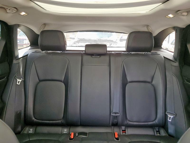 Photo 10 from auction – 2018 JAGUAR F-PACE PREMIUM with VIN SADCJ2GX7JA236248