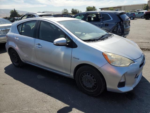 Photo 4 from auction – 2013 TOYOTA PRIUS C with VIN JTDKDTB39D1044553