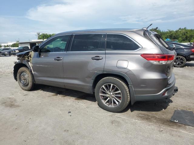 Photo 2 from auction – 2017 TOYOTA HIGHLANDER with VIN 5TDJZRFH6HS470358