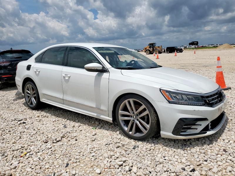 Photo 4 from auction – 2016 VOLKSWAGEN PASSAT S with VIN 1VWAT7A30GC030389