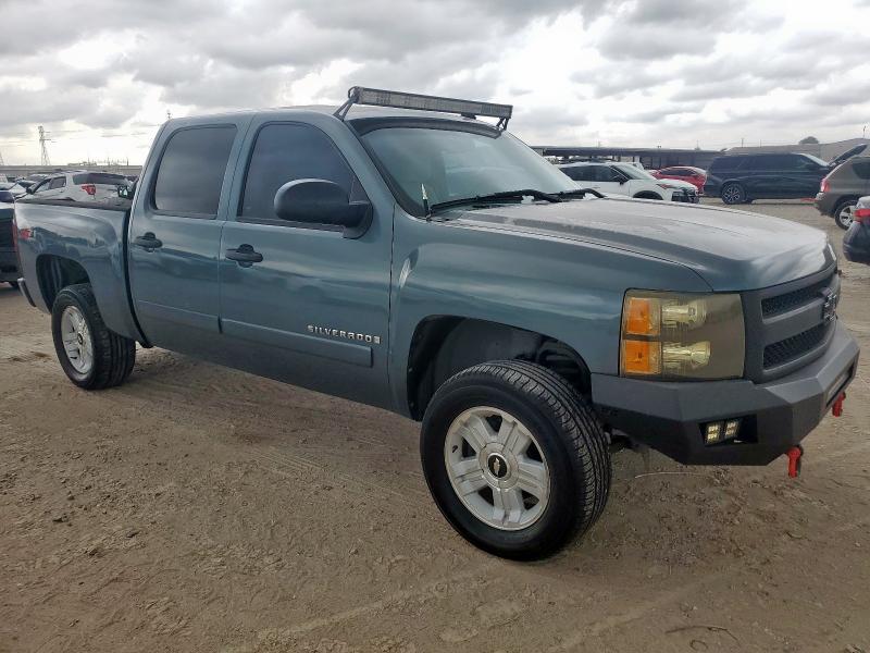 Photo 4 from auction – 2007 CHEVROLET SILVERADO with VIN 2GCEK13M971520460