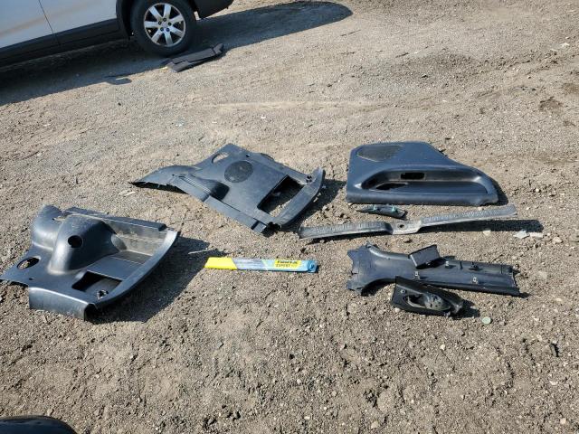 Photo 13 from auction – 2006 FORD ESCAPE LIM with VIN 1FMCU94166KC43880