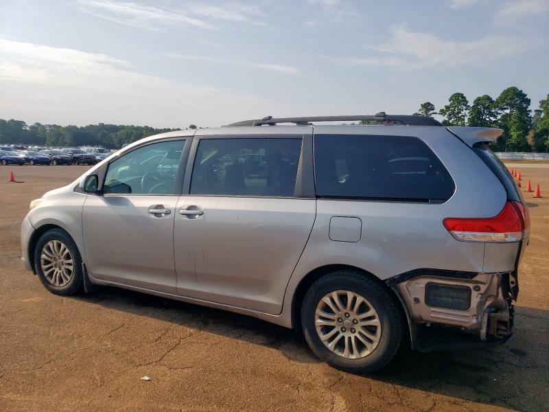 Photo 2 from auction – 2012 TOYOTA SIENNA XLE with VIN 5TDYK3DC8CS251000
