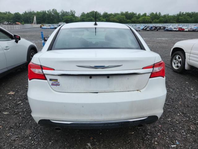Photo 6 from auction – 2014 CHRYSLER 200 TOURIN with VIN 1C3CCBBG8EN106284