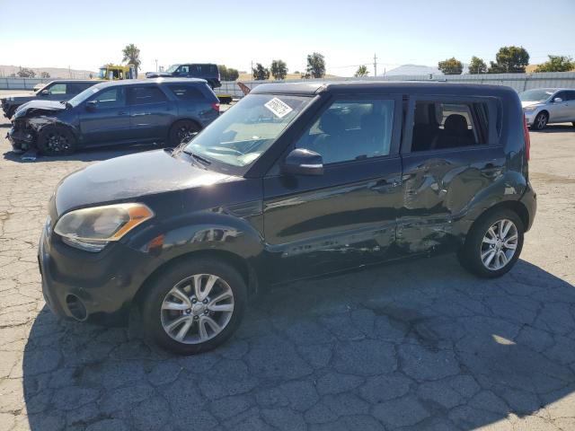KIA SOUL + 2013 with VIN KNDJT2A6XD7609149 - Photo from auction