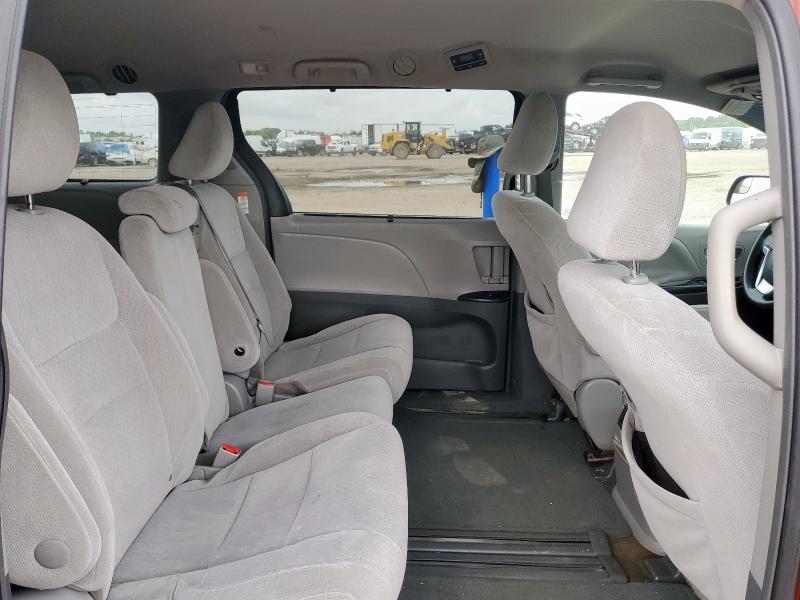 Photo 10 from auction – 2015 TOYOTA SIENNA LE with VIN 5TDKK3DC0FS612150