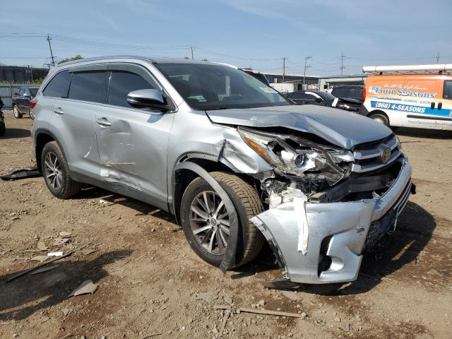 Photo 4 from auction – 2019 TOYOTA HIGHLANDER with VIN 5TDJZRFH5KS917124