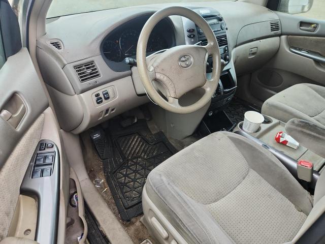 Photo 8 from auction – 2010 TOYT SIENNA CE with VIN 5TDKK4CC3AS313865